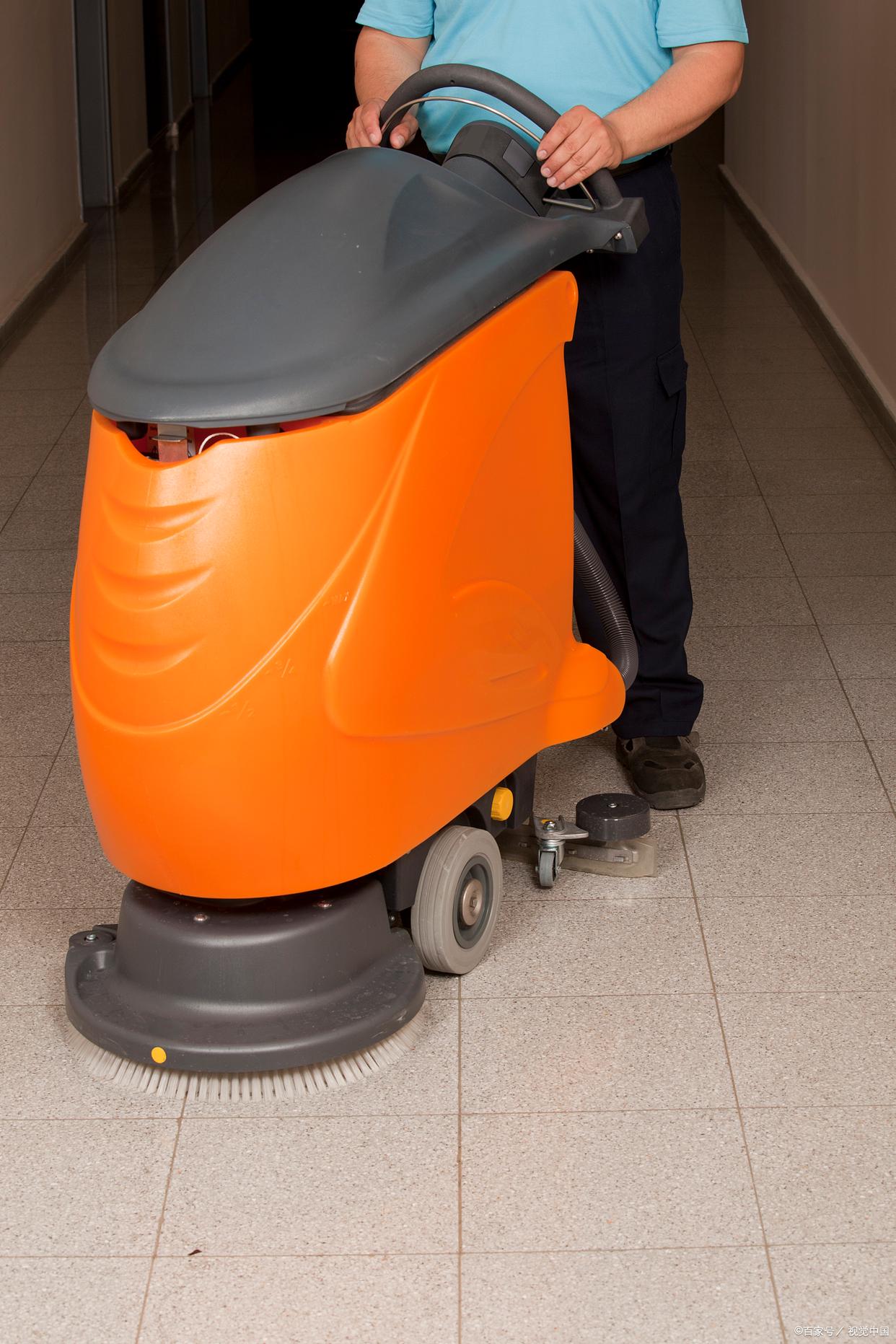 洗地機百潔墊 清潔地板效率利器與掃地機的完美配合